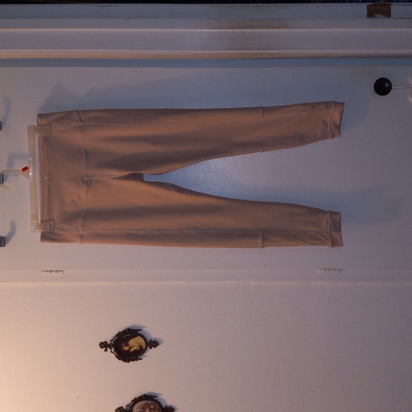 *NEW* "APANA"  LEGGINGS SIZE M - Picture 1 of 6